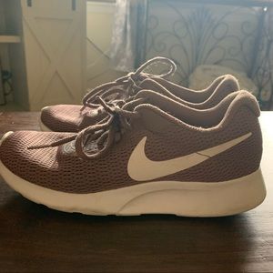 Women’s Nike tanjun